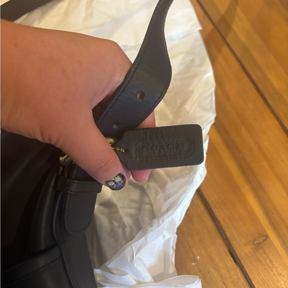 Deep Midnight Blue Vintage Leather Coach Soho Bleeker Bag - Picture 2 of 9